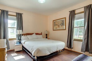 2 Schlafzimmer, Schreibtisch, Internetzugang, Bettwäsche