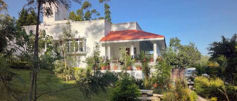 Façana frontal de l'allotjament