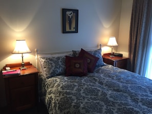 1 chambre, fer et planche à repasser, draps fournis