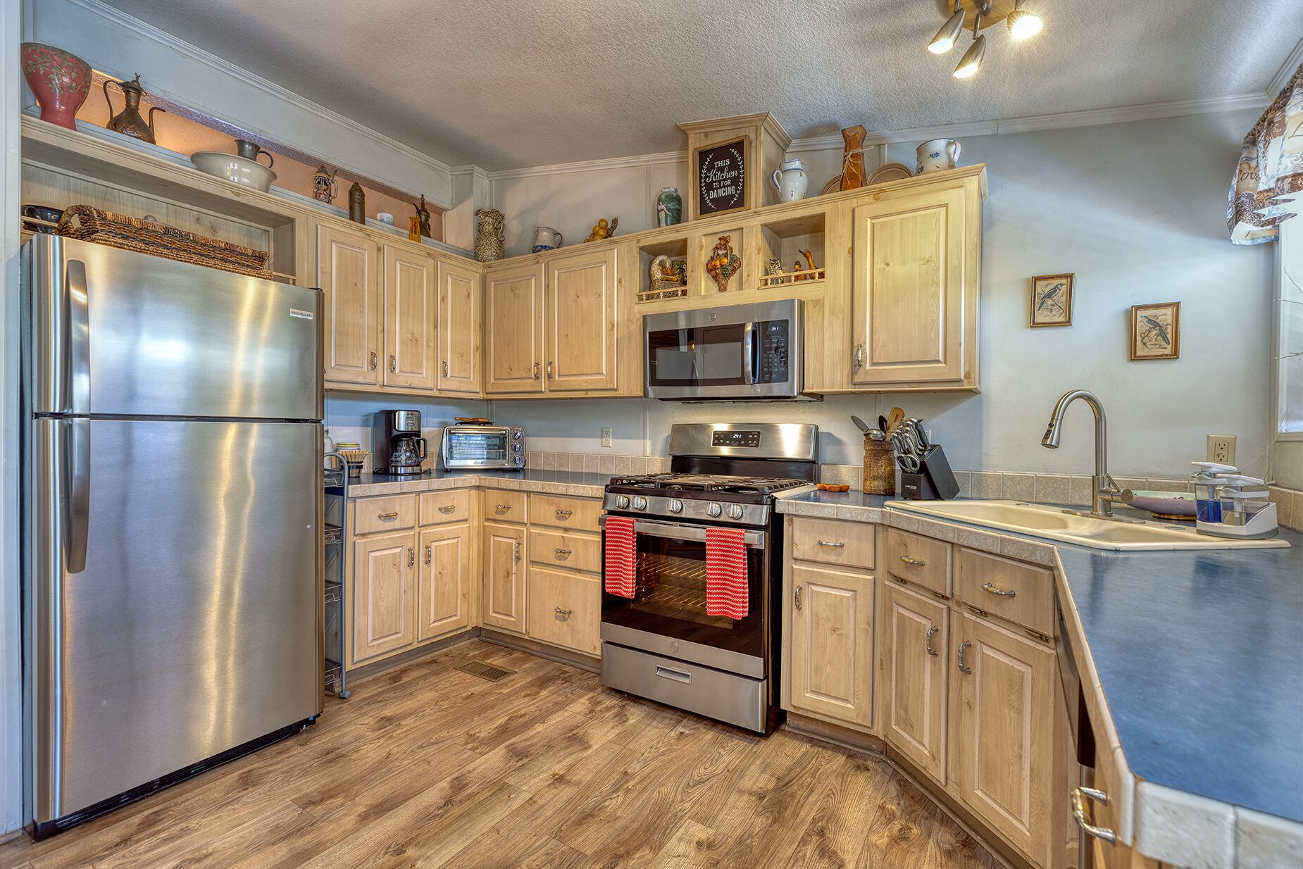 Microwave, oven, stovetop, dishwasher