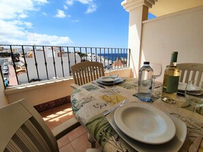 屋外ダイニングエリア