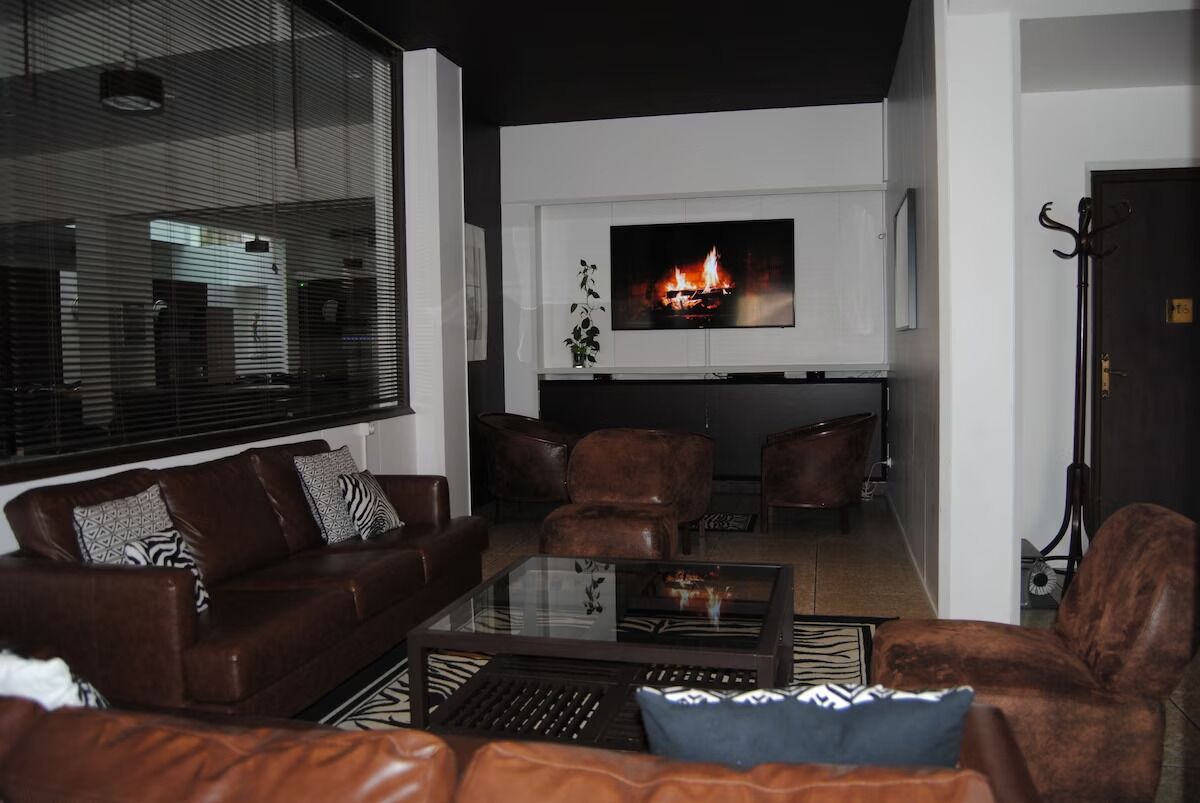 Your Ideal Retreat! Spacious Unit, W/ Parking, Near Animal Park Of The Pyrenees! - Lourdes