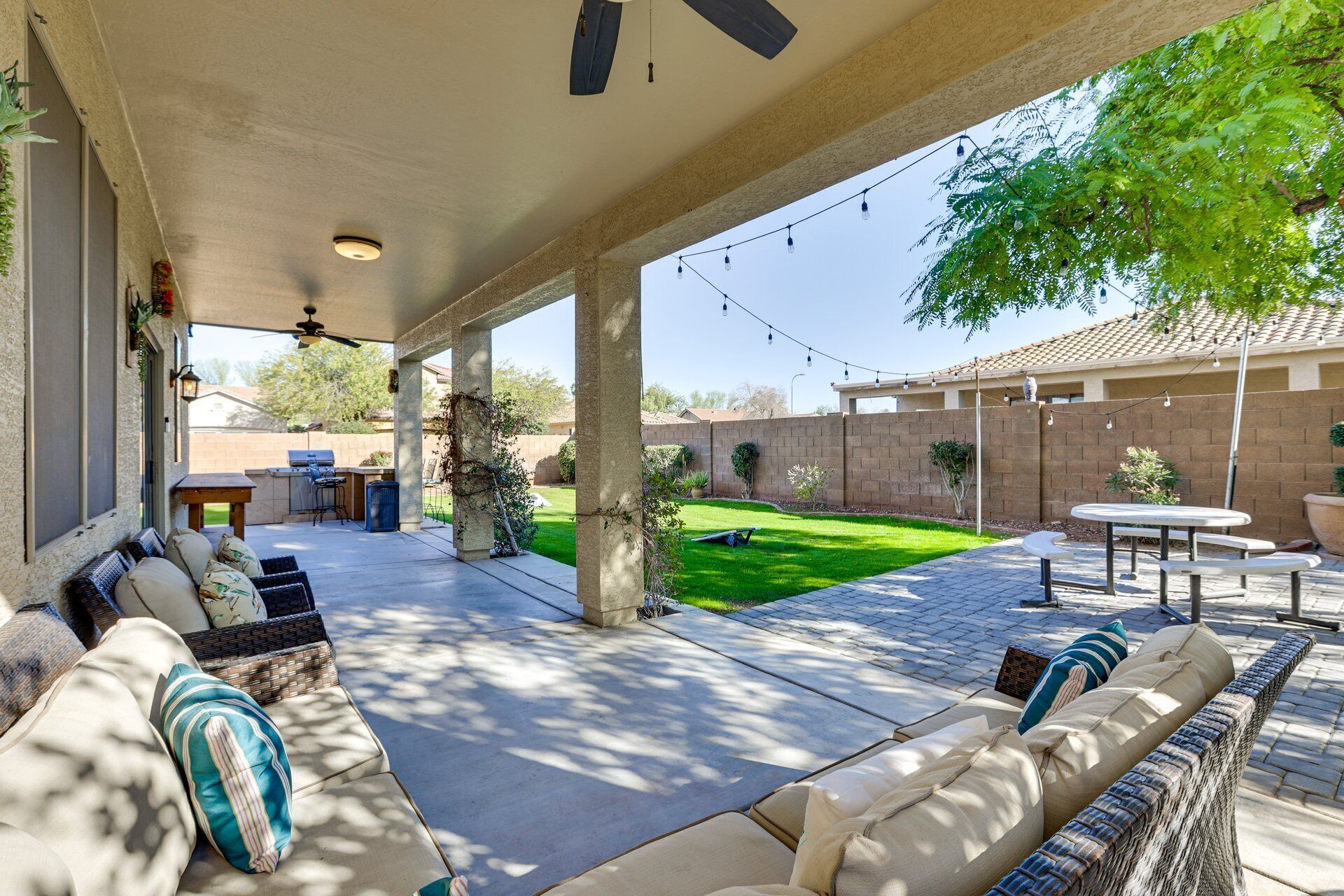 屋外ダイニングエリア