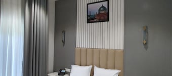 Karvon Plaza Hotel