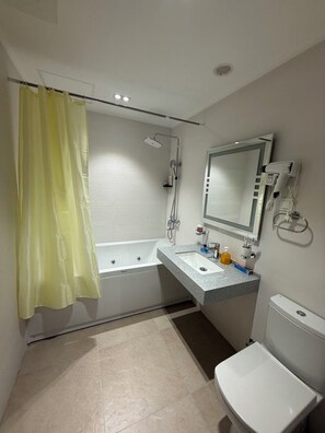 Bathroom - Karvon Plaza Hotel (Samarkand)
