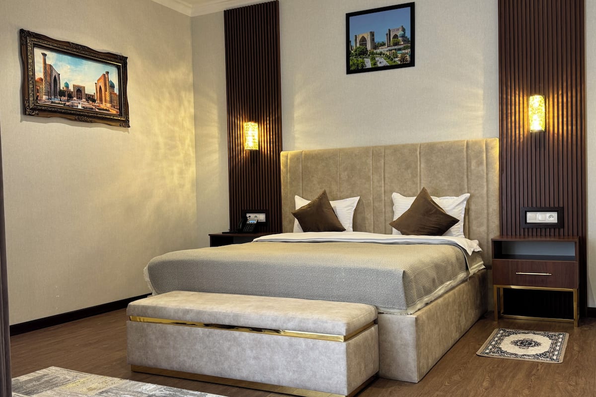 Luxury Suite, Balcony, Hill View