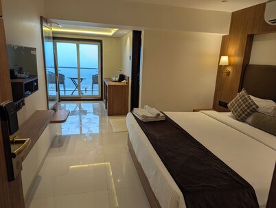 Savyasaachii Hotel, Mahabaleshwar - Pure Veg