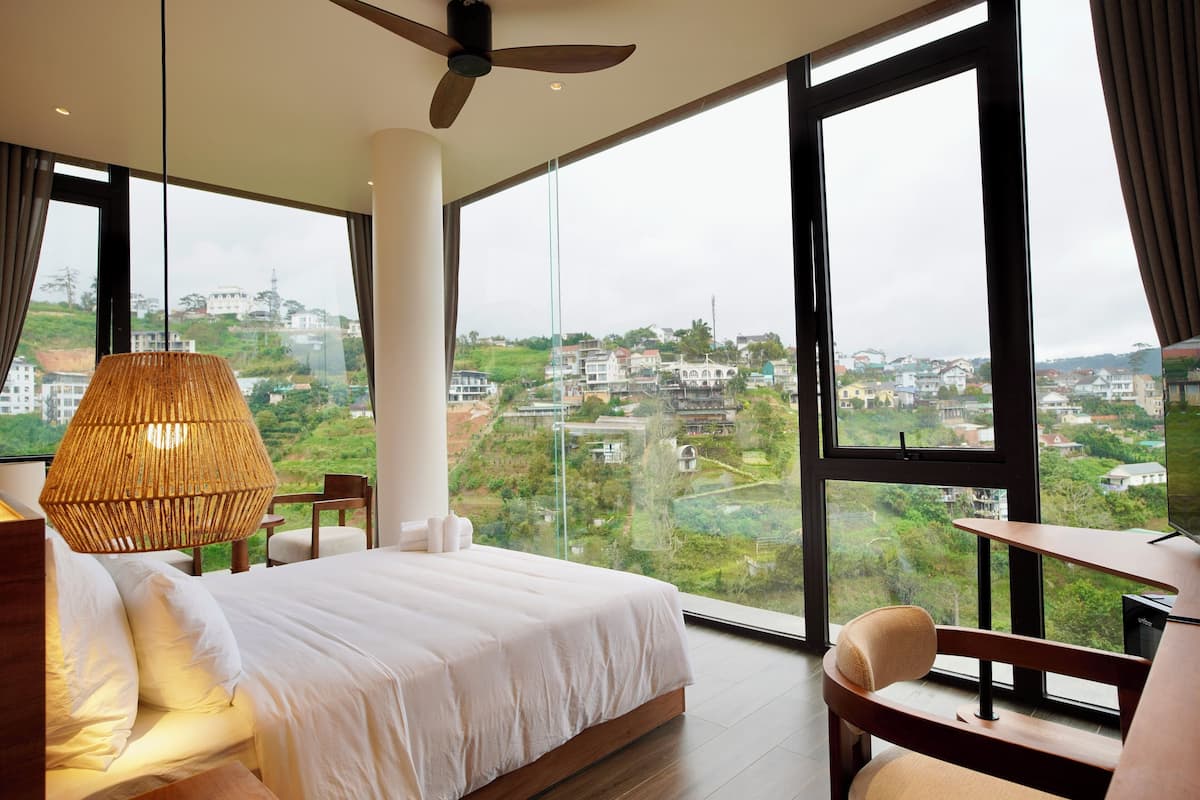 Deluxe Double Room, Bathtub, Mountain View | Premium bedding, pillowtop beds, minibar, in-room safe