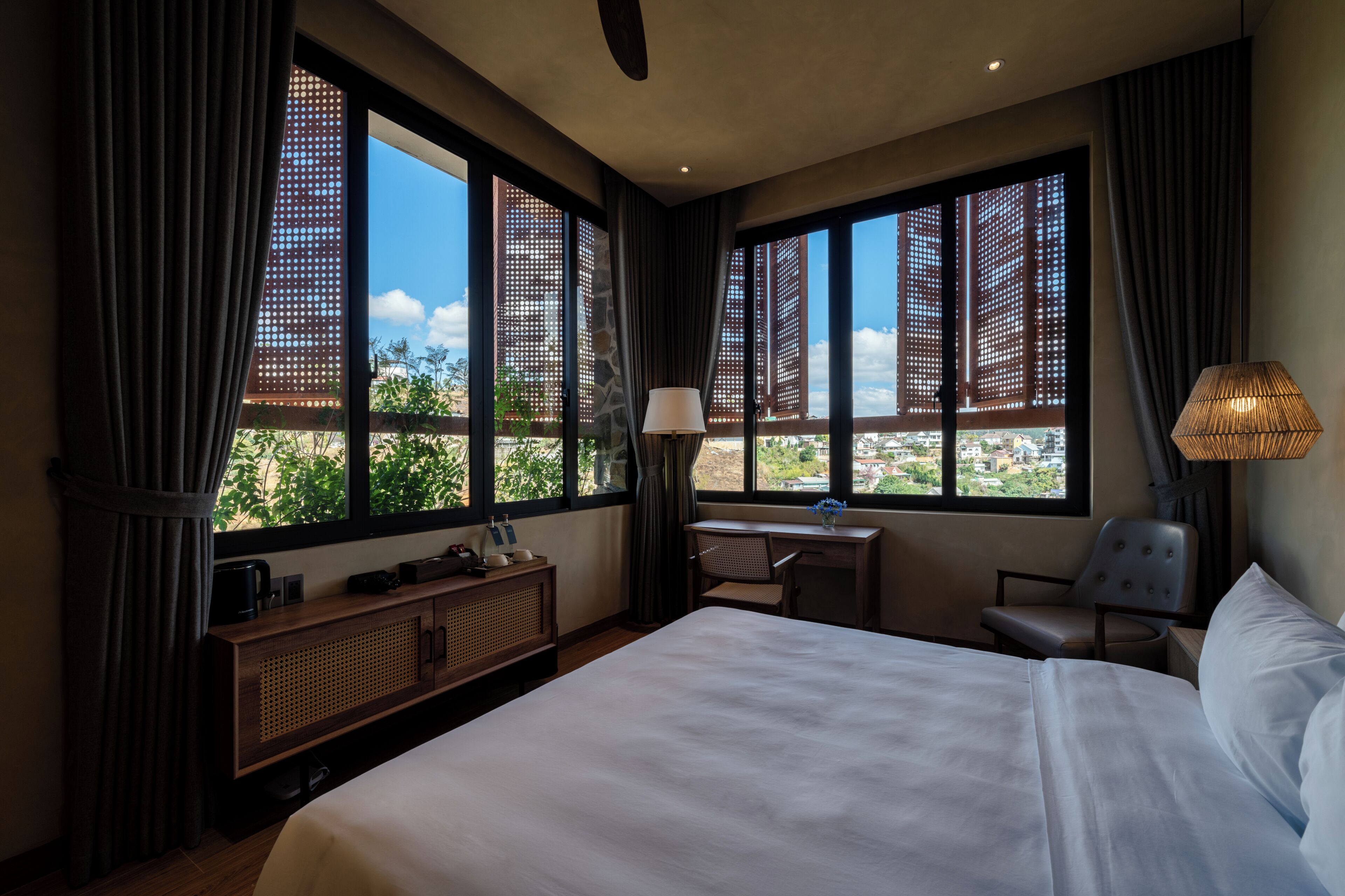 Deluxe Double Room | Premium bedding, pillowtop beds, minibar, in-room safe