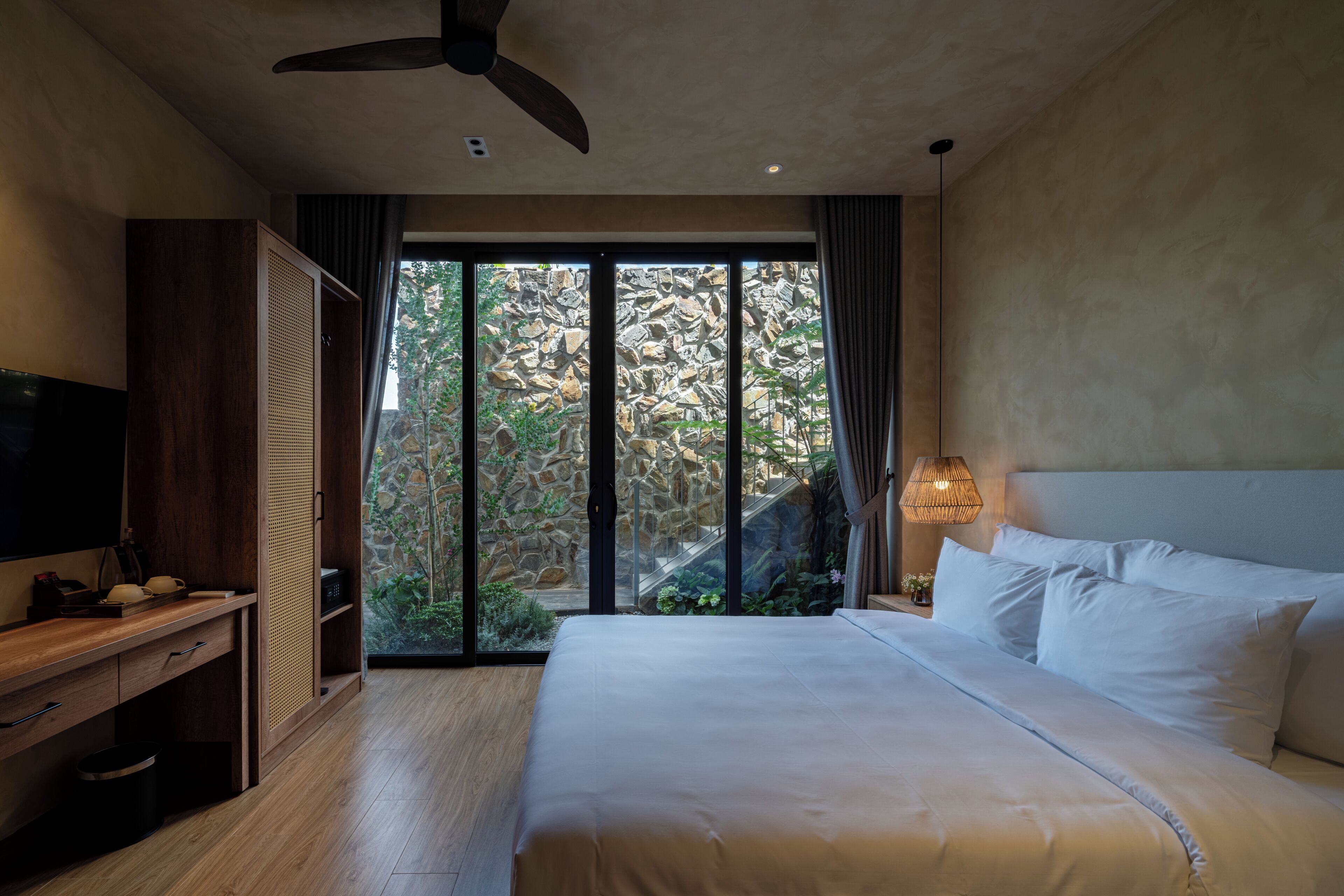 Double Room, Garden View | Premium bedding, pillowtop beds, minibar, in-room safe