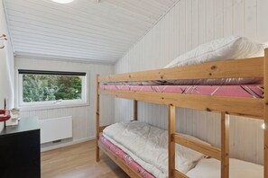 3 bedrooms, free WiFi - Holiday home on natural plot 800 m from sea (Fjerritslev)