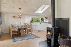 Dining - Holiday home on natural plot 800 m from sea (Fjerritslev)