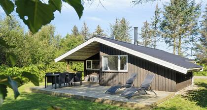Holiday home on natural plot 800 m from sea