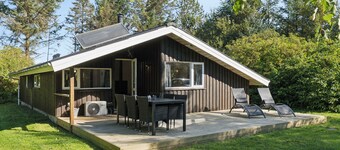 Holiday home on natural plot 800 m from sea