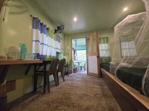 Chambre Quadruple Familiale, vue partielle sur l'océan