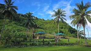 Vista frontal de la propiedad