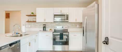 Microones, forn, placa de cuina i rentaplats