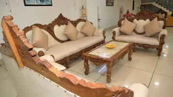 ๋ก๋น ์ข์ ๊ณต๊ฐ