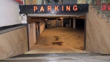 Self-parking (surcharge) 100 per day