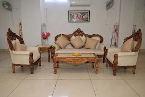 Lobby sitting area - NDBL Hotel Near Hari Ki Pauri Haridwar (Haridwar)