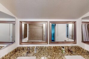 Shower, jetted bath, hair dryer, towels