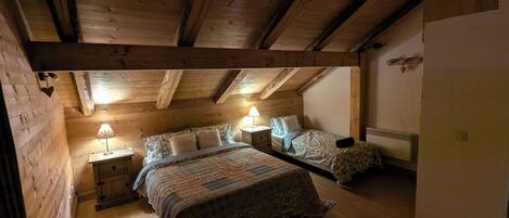 3 عدّة غرف نوم وواي فاي وملاءات أسرّة