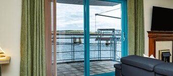 City Quay - River Tay Views by Central Serviced Apartments