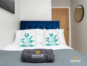 2 bedrooms, iron/ironing board, free WiFi