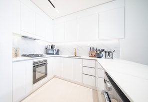 Fridge, microwave, oven, coffee/tea maker