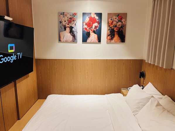 Standard Double Room, City View | Desk, laptop workspace, blackout drapes, soundproofing