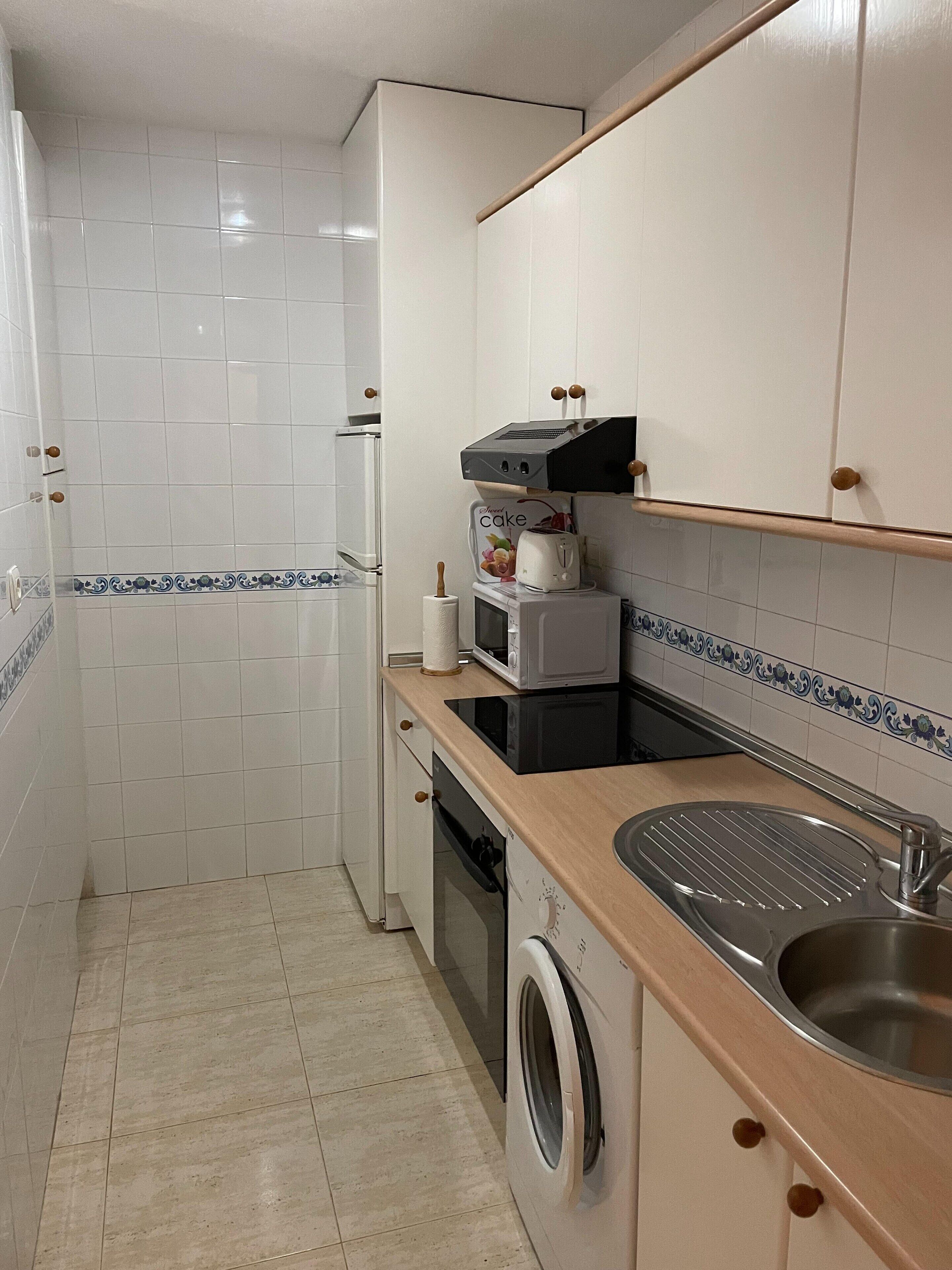 Comfort Apartment, 3 Bedrooms | Private kitchen | Fridge, microwave, oven, coffee/tea maker