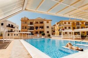 Classic Apartment, 4 Bedrooms | Pool | Indoor pool, outdoor pool - Apartment in Pueblo Salado, Mazarron (Mazarrón)