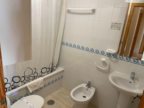 Appartamento Comfort, 3 camere da letto | Bagno | Vasca