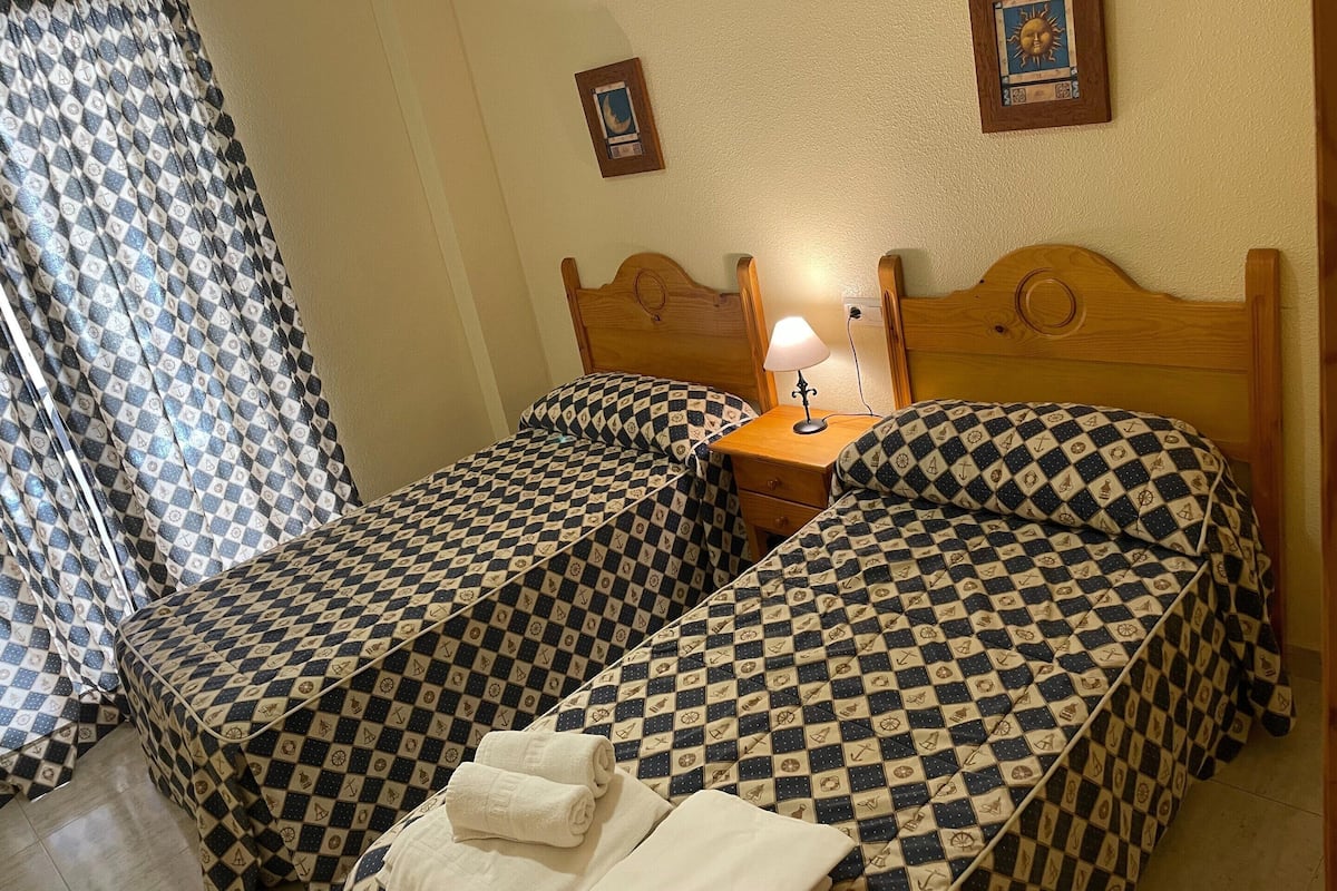 コンフォート アパートメント 3 ベッドルーム | 5 室のベッドルーム、アイロン / アイロン台、ベッドシーツ