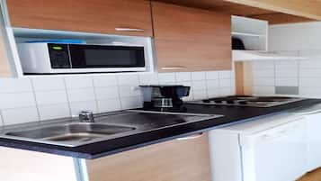 Classic House, 3 Bedrooms | Private kitchen | Fridge, microwave, dishwasher, coffee/tea maker