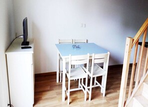 Casa clásica, 3 habitaciones | Restaurantes