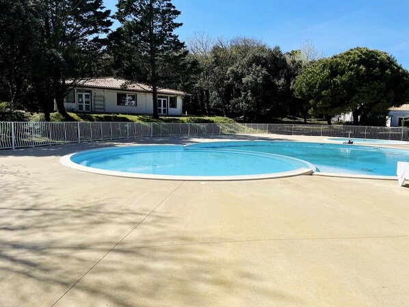 Pool - Apartment on Ile D'oleron Near the Beach (Saint-Georges-d'Oleron)