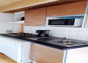 Classic House, 3 Bedrooms | Private kitchen - Apartment on Ile D'oleron Near the Beach (Saint-Georges-d'Oleron)