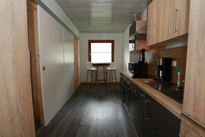 Classic-talo, 2 makuuhuonetta | Yksityinen keittiö | Jääkaappi, uuni, liesi, kahvin-/teenkeitin