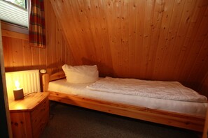 Comfort House, 3 Bedrooms | 5 bedrooms, individually furnished - Ferienhaus in Clausthal-zellerfeld mit Terrasse (Clausthal-Zellerfeld)