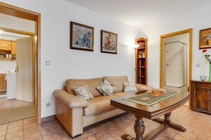 Classic Apartment, 2 Bedrooms | Living room - Apartment in Lennestadt for 2 Person (Lennestadt)