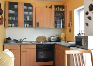 Fridge, microwave, oven, coffee/tea maker - Apartment in Lennestadt for 2 Person (Lennestadt)