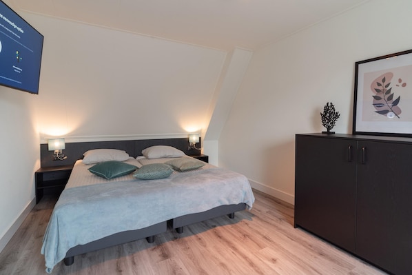 7 bedrooms, individually furnished, bed sheets - Villa in Colijnsplaat Near the Sea (Colijnsplaat)
