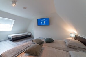 7 bedrooms, individually furnished, bed sheets