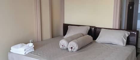 Free WiFi, bed sheets