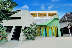Front of property - OYO 94778 Seven Residence (Bekasi)