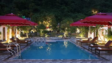 Kolam renang terbuka