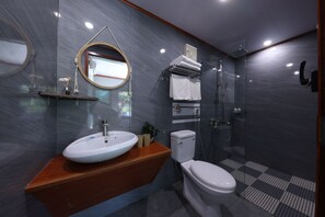 Deluxe-Doppelzimmer, 1 Queen-Bett, Talblick | Badezimmer