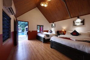 Chambre Quadruple Supérieure, vue montagne | Literie hypoallergénique, couette en duvet d'oie