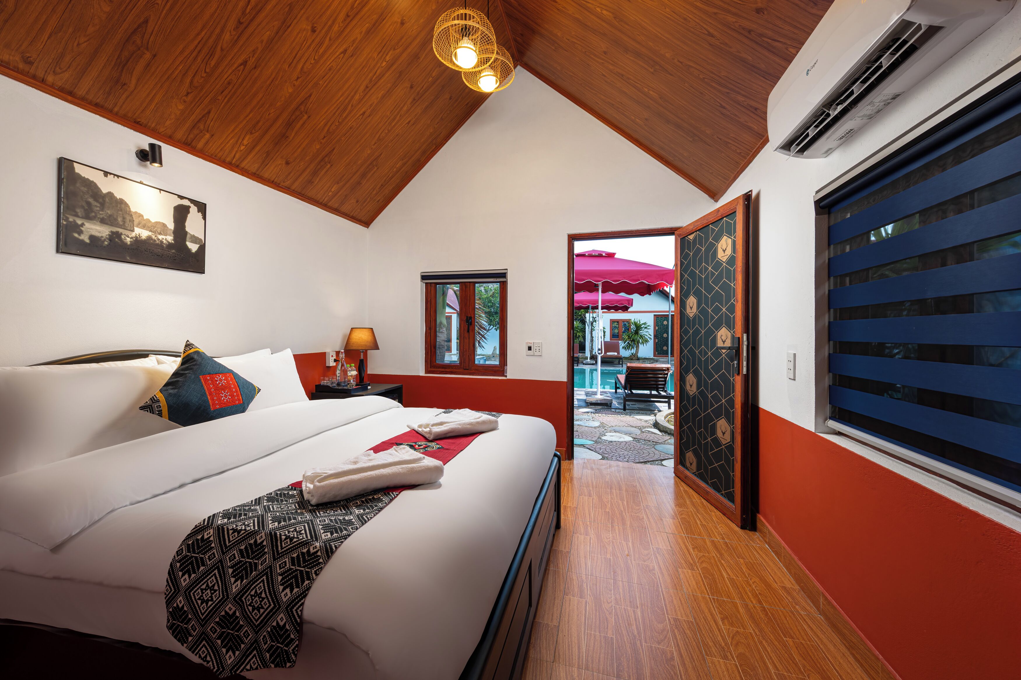 Superior Double Room, Mountain View | Hypo-allergenic bedding, down comforters, memory foam beds, minibar